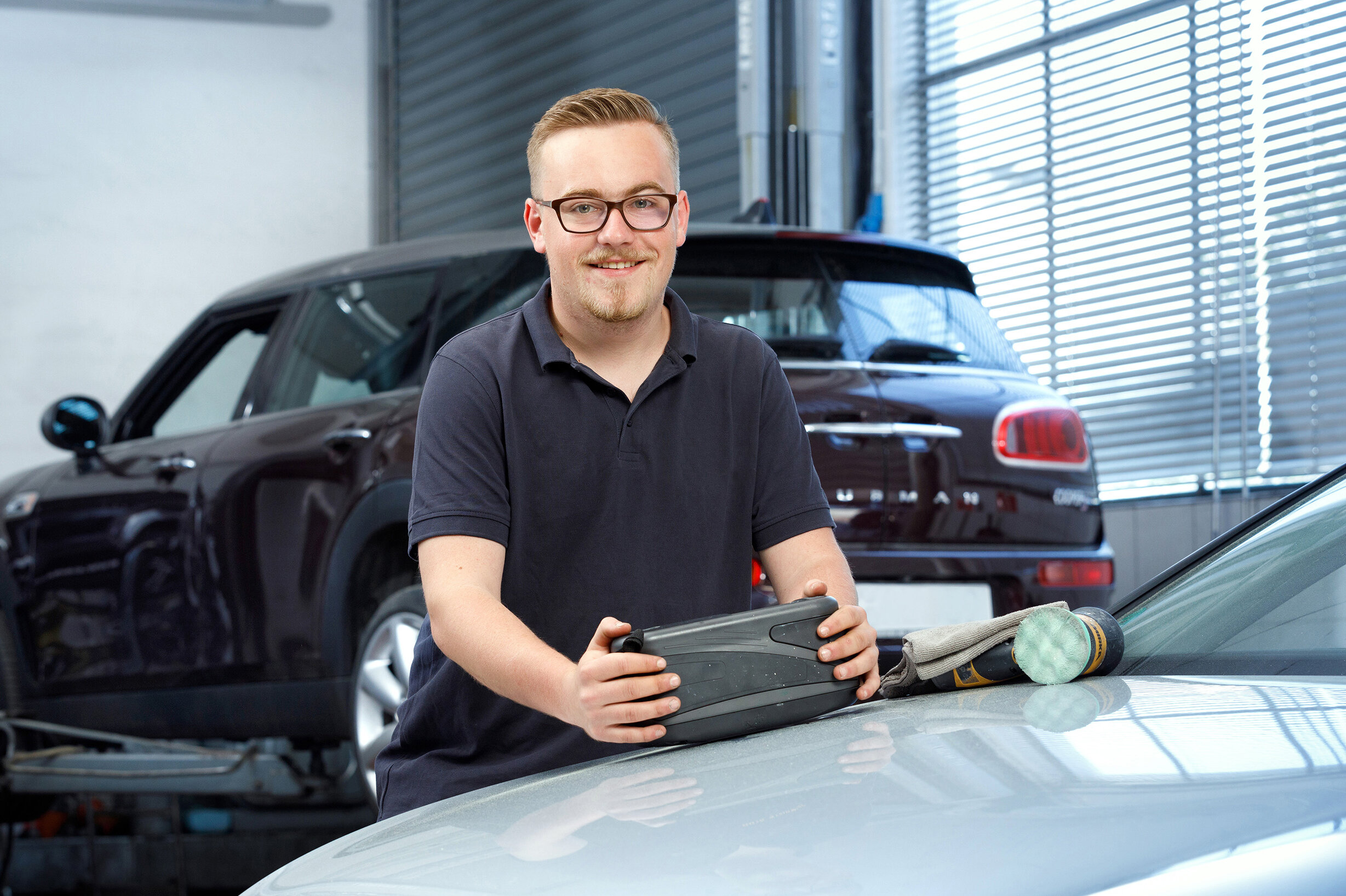 In der Autolackiererei von Autoservice Steinbauer in Regensburg werden alle Fahrzeuge und Modelle professionell mit umweltschonendem Lackmaterial lackiert.