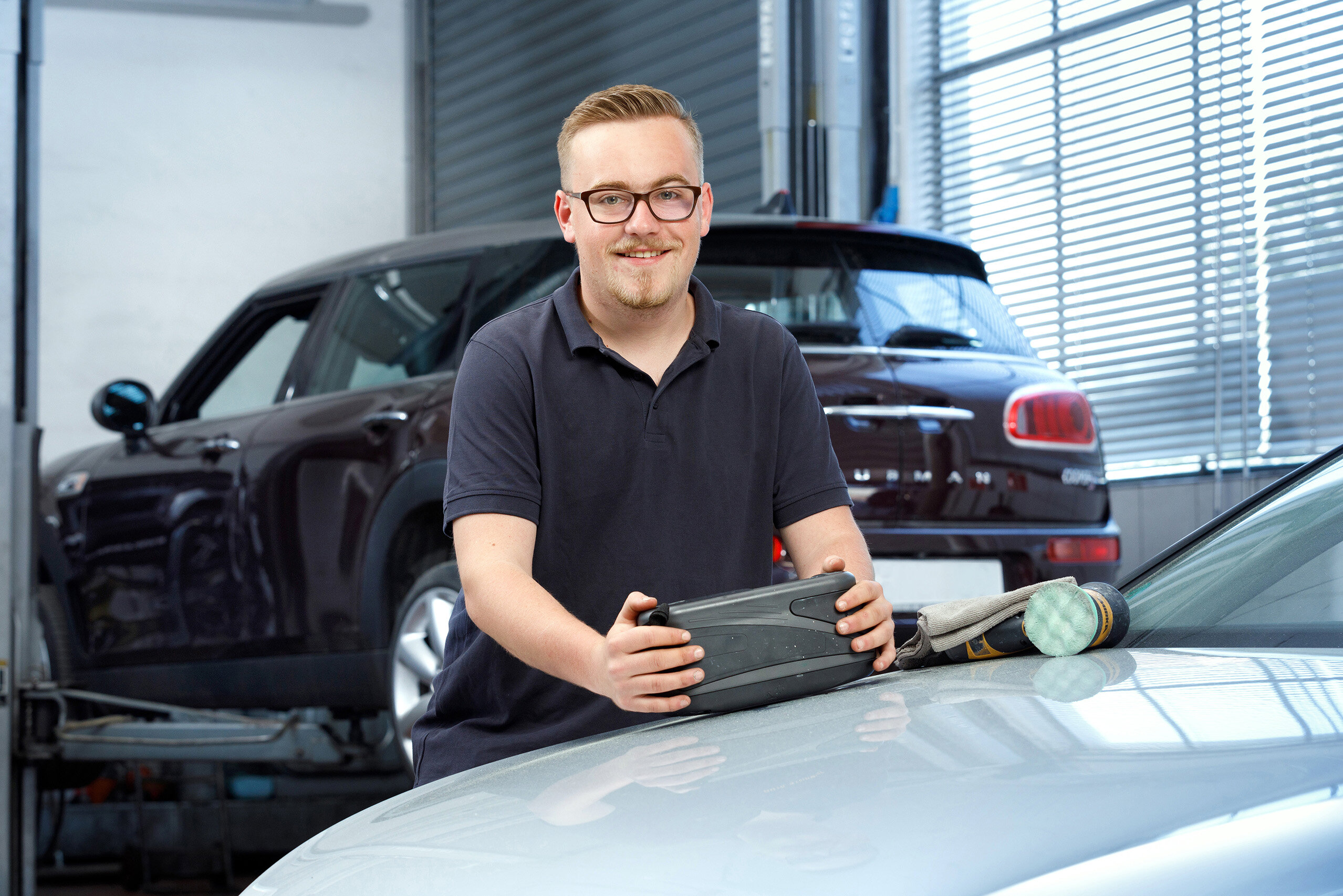 In der Autolackiererei von Autoservice Steinbauer in Regensburg werden alle Fahrzeuge und Modelle professionell mit umweltschonendem Lackmaterial lackiert.